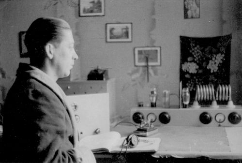 Prezes Techniczny Lubelskiego Klubu Radionadawcw Wadysaw Nestorowicz SP1EG przy swej radiostacji w dniu 05.03.1934r 