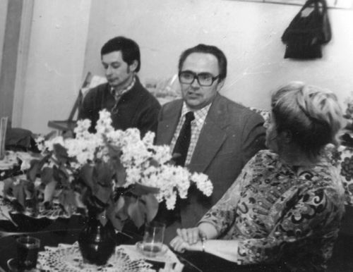 Rok 1972. Tadeusz Krzciewski - SP8AWL i Wiesaw Wolski - SP8TM omawiaj z Dyrekcj Wojewdzkiego Domu Kultury, pewno bardzo wane sprawy klubowe.